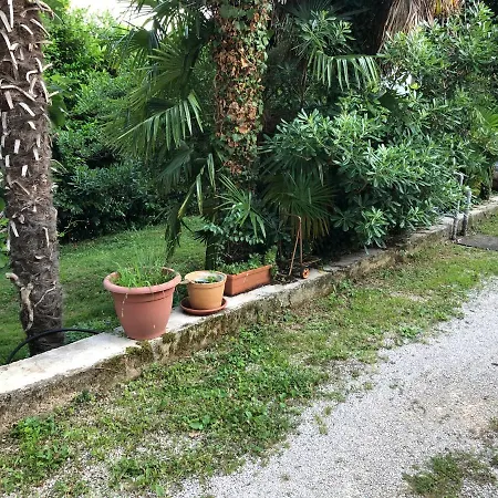 Free Parking, Wifi, Aircool, Terrace, Living & Bedroom
