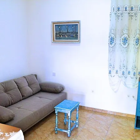 Apartment Free Parking, Wifi, Aircool, Terrace, Living & Bedroom