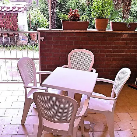 Free Parking, Wifi, Aircool, Terrace, Living & Bedroom Apartment Lovran