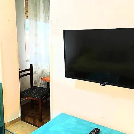 Apartment Free Parking, Wifi, Aircool, Terrace, Living & Bedroom *